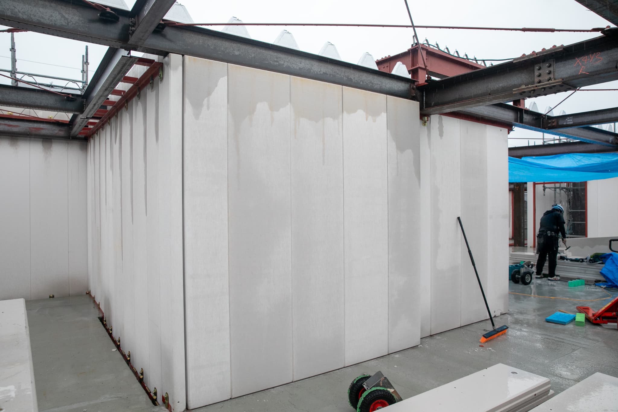 建築現場で働く作業員